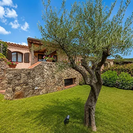 Acquamarina Facing The Golf Course