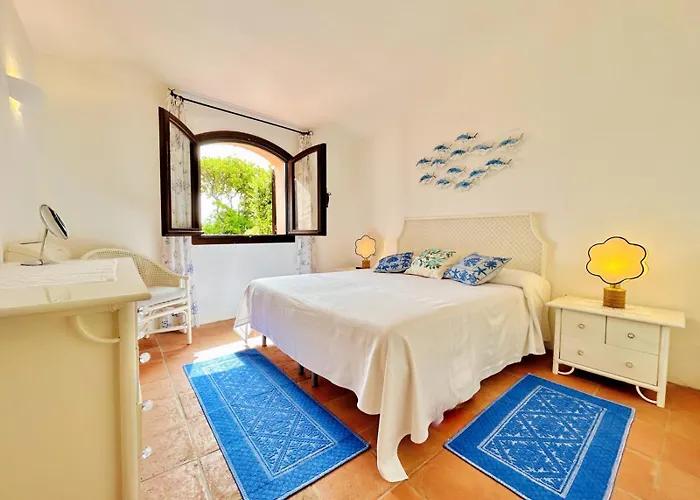 Feriehus Acquamarina Sul Campo Da Golf Porto Cervo